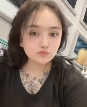 新人 胸大微胖