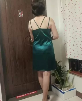 辣妹子抓龙筋