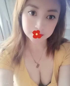 乳大肤白,离异多年可双飞的一对姐妹花