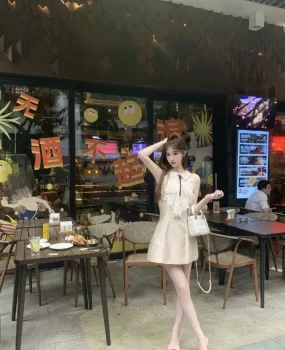 热情配合,极品04年白虎清纯小妹