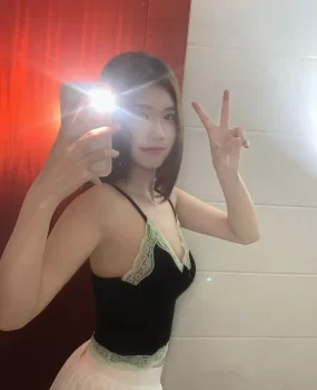 小骚妹新鲜货,外表很小清新良家,实质是小狐狸精