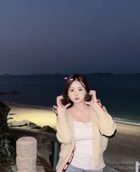 粉嫩妹小菲