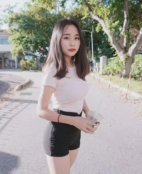 年轻漂亮的小妹妹
