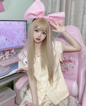 00后制服情趣水嫩白虎电竞游戏妹子