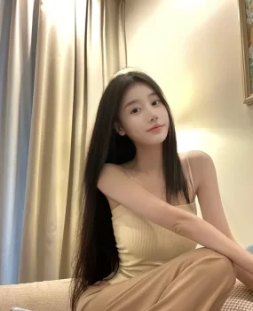 青岛市市北区长腿黑丝妹妹做服务，体验完美