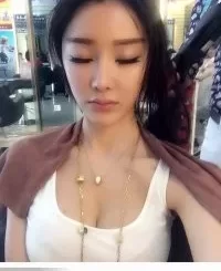 大波模特儿-18岁菲菲