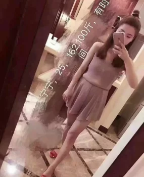 烟台芝罘烟中大厦附近美女瑜伽妹