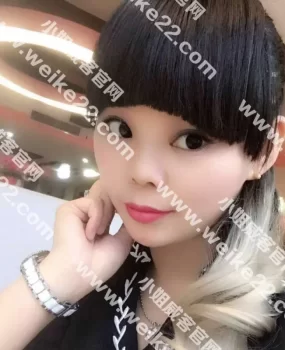 微信上约的一个童颜小妹子,扛扛的!