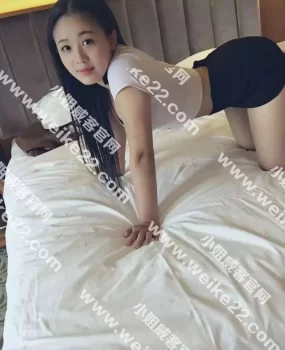 体验美少妇依萱下海首炮