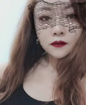 【2019年5月】奶子特别大,小穴还紧