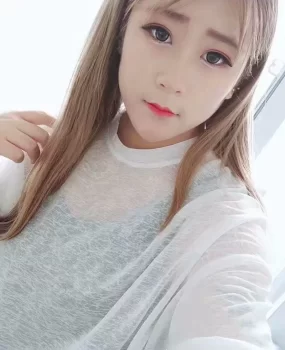 青岛开发区 有鸡头的妹子