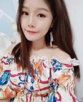 福州小巧可爱型美女