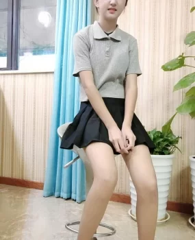 【特别】高冷范，比较能激发征服欲，能接受的联系