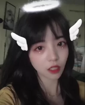 深圳清纯极品大长腿小仙女，床下清纯漂亮床上淫荡风骚