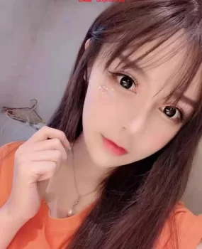 上海兼职高端外围白领下海 一双玉腿和一对大奶让你夜不能寐，逼水超多