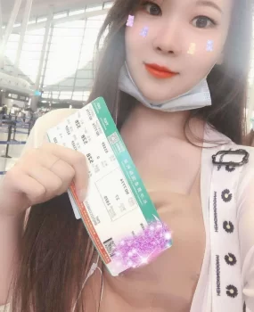 成熟美女,穴紧水多。又会玩。