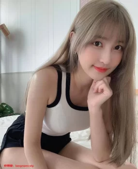 舞蹈生长腿丝袜一字马,绝对爽到爆