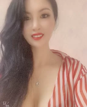 风情万种的曼妙熟女