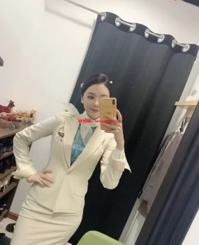 贵州黔南布依族新茶到店,妹妹水多逼紧。眉清目秀,声音好听,嘤嘤嘤。。好爽